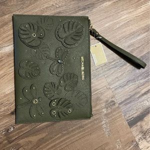 Michael Kors XL wristlet